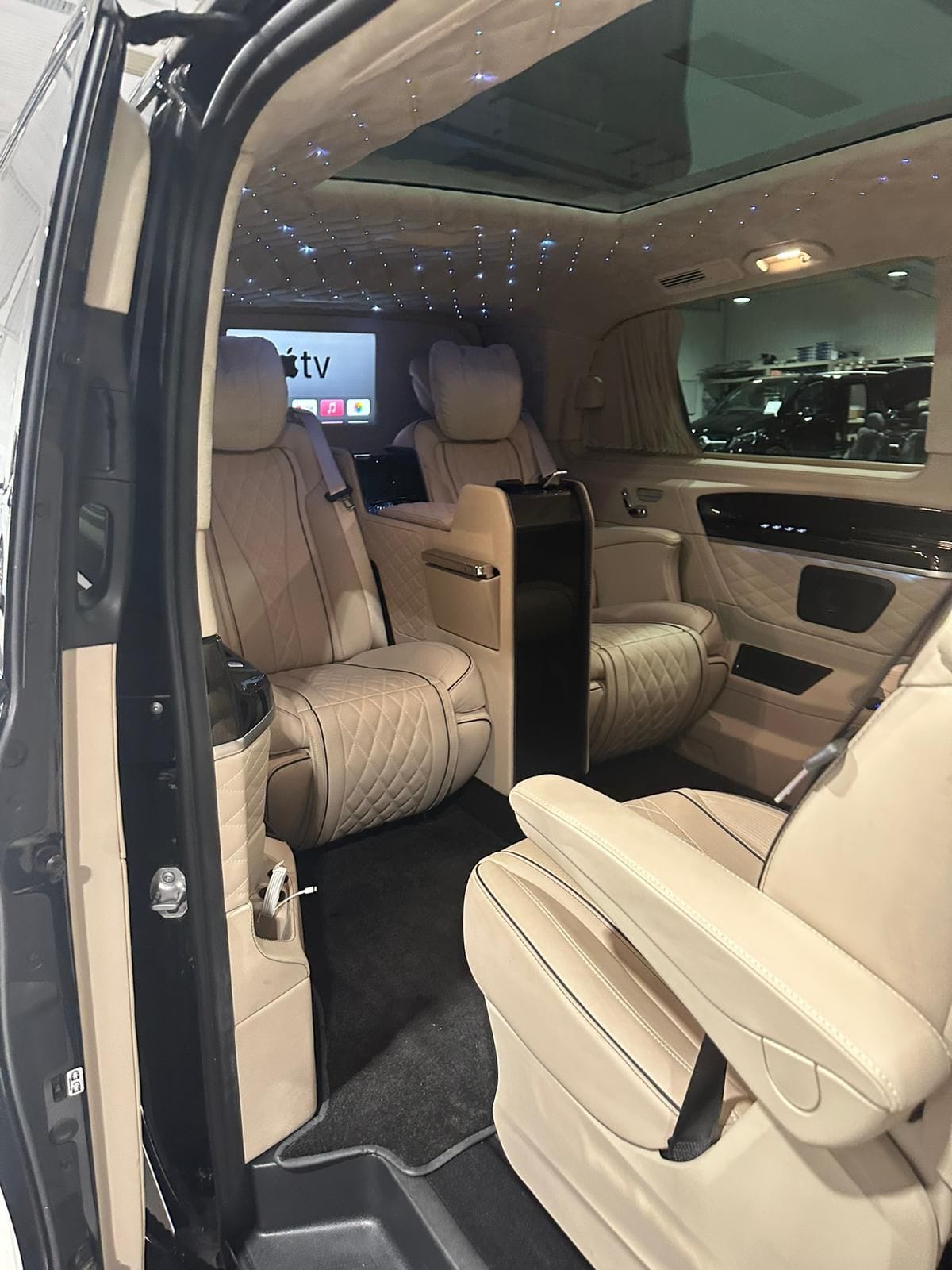 Mercedes Benz Senzati Jet Class Elegance Executive Travel