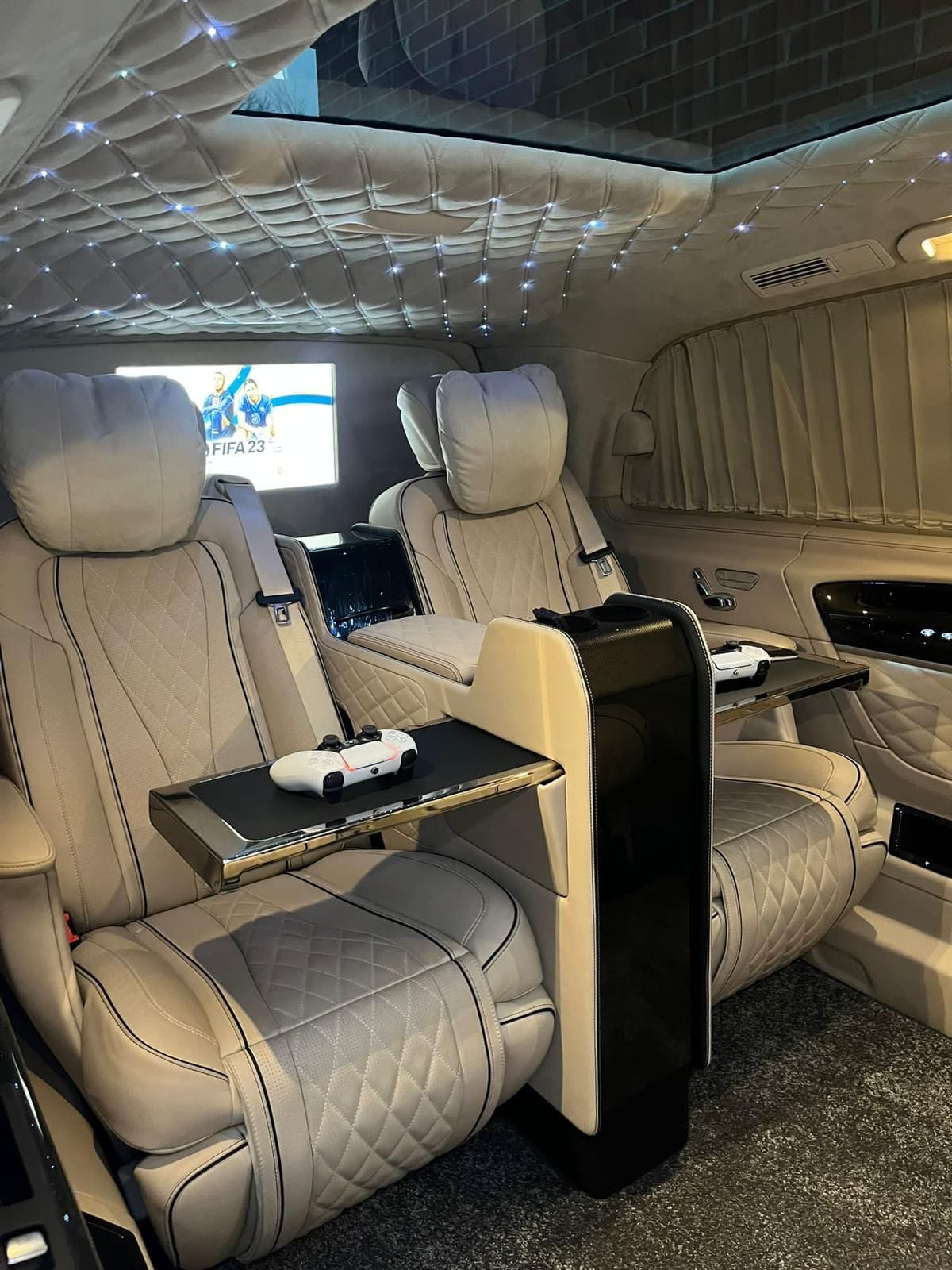 Mercedes-Benz Senzati Jet Class – Elegance Executive Travel